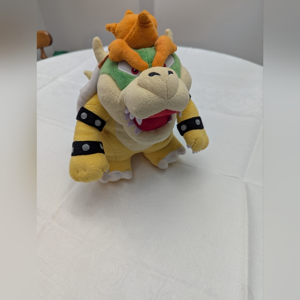 Super Mario Bros Bowser plush toy. Nintendo. 2017.